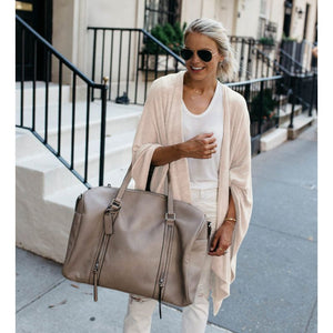Übergröße Strickjacke mit unregelmäßigem Saum